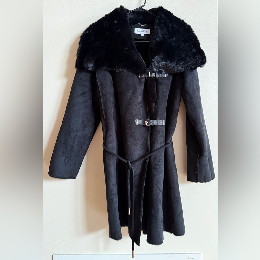 Elegant Black Faux Fur Trimmed Coat